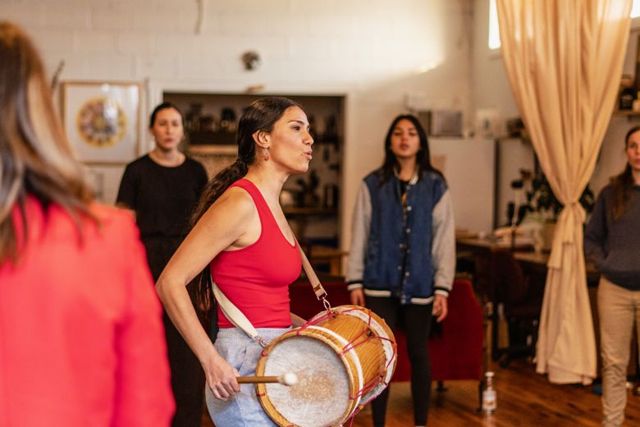 Élèves chantant ensemble